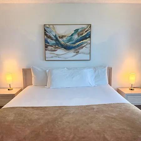 Foghorn Harbor Inn-2