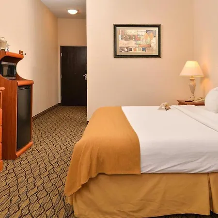 Quality Inn & Suites Jefferson City-2