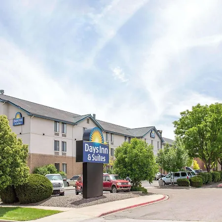 Days Inn & Suites By Wyndham Denver International Airport-3
