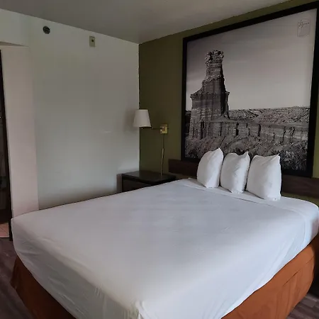 Super 8 By Wyndham Austin North/University Area-2