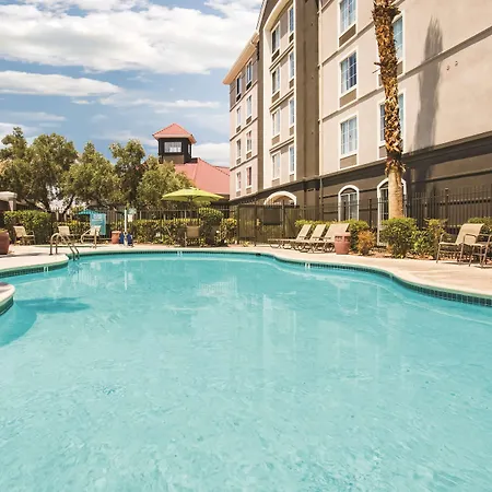 La Quinta By Wyndham Las Vegas Summerlin Tech-2