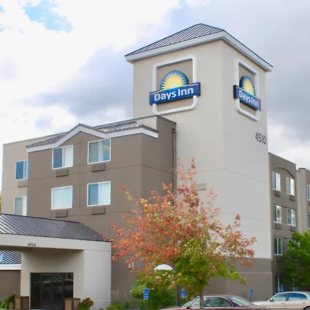 Days Inn By Wyndham Eagan Minnesota Near Mall Of America-3