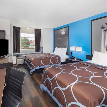 Super 8 By Wyndham Pensacola-3