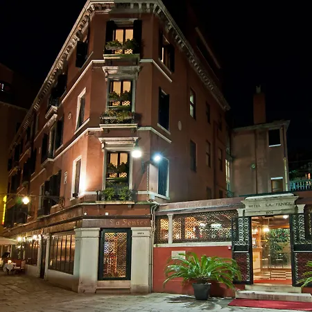 Hotel La Fenice Et Des Artistes-3