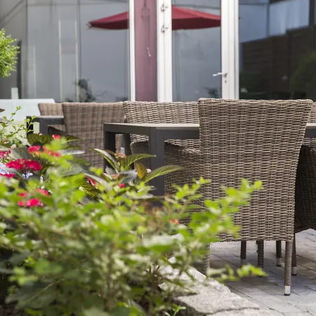Best Western Plus Airport Hotel-2