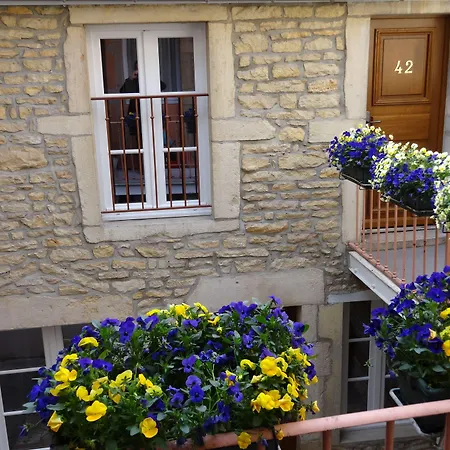 Logis Hotel de La Cloche-3