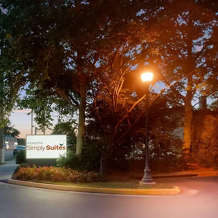 Sonesta Simply Suites Falls Church-3
