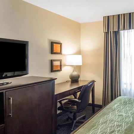 Quality Inn Tulsa-Downtown West-2