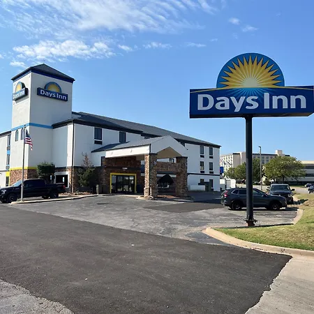 Days Inn By Wyndham Tulsa Central-2