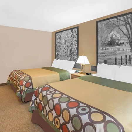 Super 8 By Wyndham Seville-3