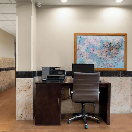 Comfort Inn & Suites Fenton-3