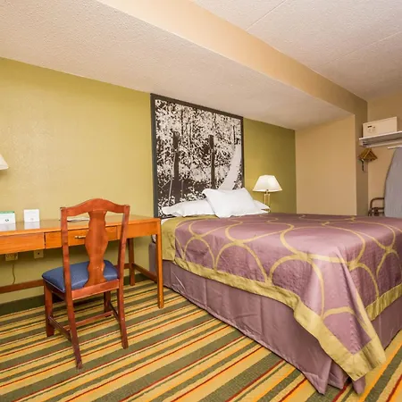 Super 8 By Wyndham Frederick-3