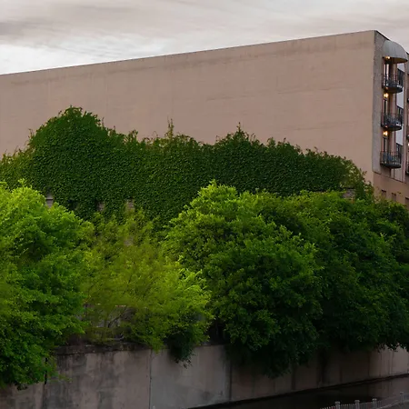 Riverwalk Plaza Hotel-2