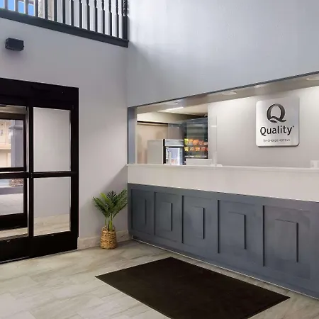 Quality Inn Columbia I-65-3
