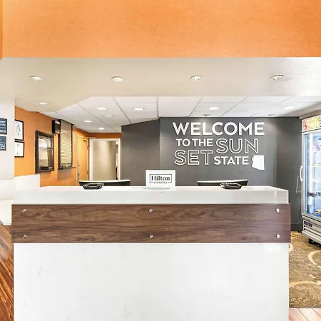 Hampton Inn & Suites Phoenix-Goodyear-3