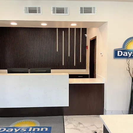 Days Inn By Wyndham Arlington-2
