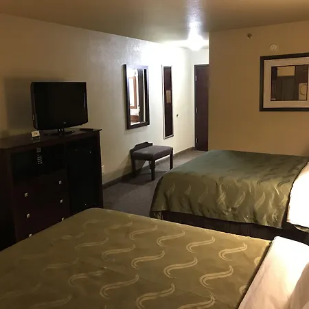 Quality Inn & Suites Terrell-2