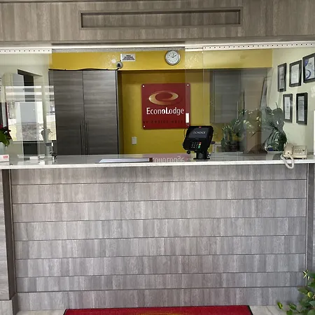 Econo Lodge Cartersville-Emerson Lake Point-2