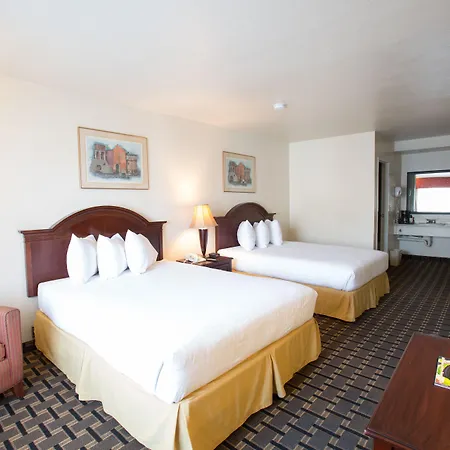 Queens Inn Anaheim-2