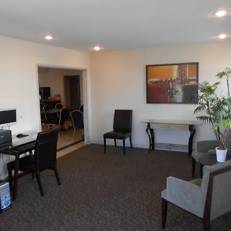 Queens Inn Anaheim-3