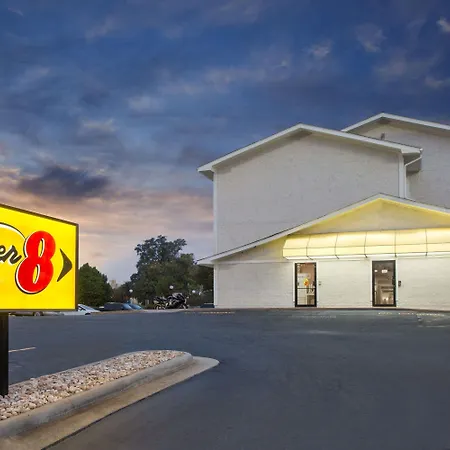 Super 8 By Wyndham Columbus Airport-3