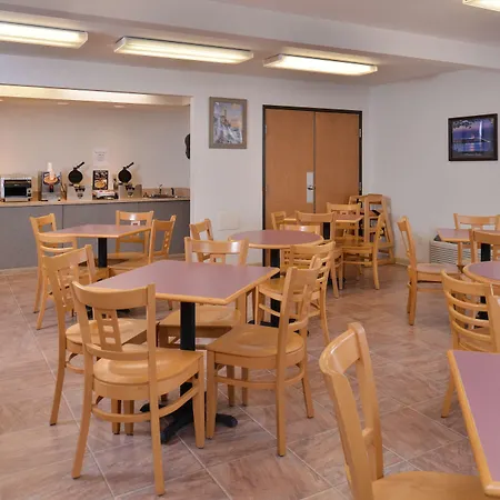 Americas Best Value Inn & Suites-Birch Run-2