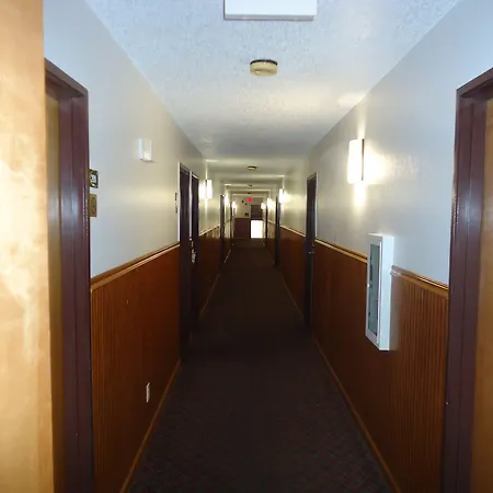 Super 8 By Wyndham Kansas City At Barry Road/Airport-3