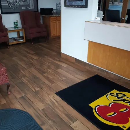 Super 8 By Wyndham Minot Airport-3