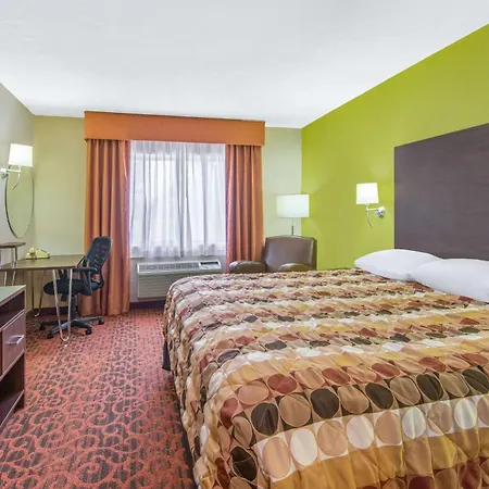 Super 8 By Wyndham Portales-3