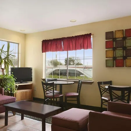Howard Johnson By Wyndham Grand Prairie Near Lone Star Park-2