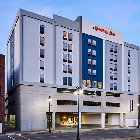 Hampton Inn Massillon-3