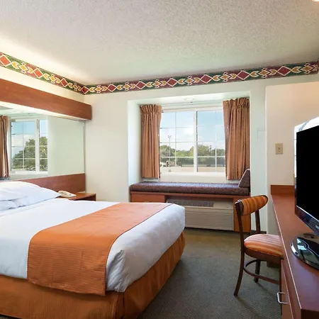 Microtel Inn And Suites Pueblo-2