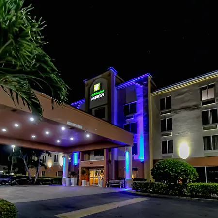 Holiday Inn Express Hotel & Suites Cocoa Beach By Ihg-3