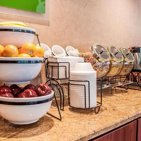 Quality Inn Near Walden Galleria Mall-2