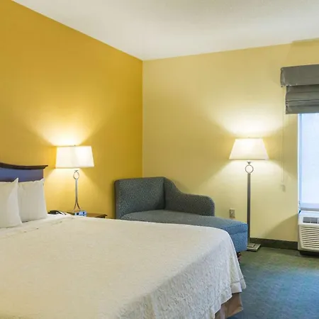 Hampton Inn New Philadelphia-3