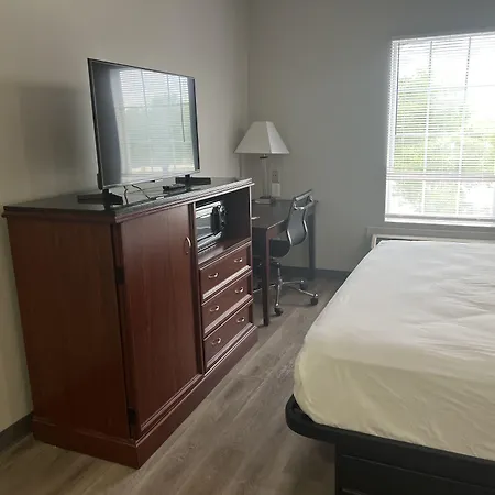 Baymont By Wyndham Lakeland-3