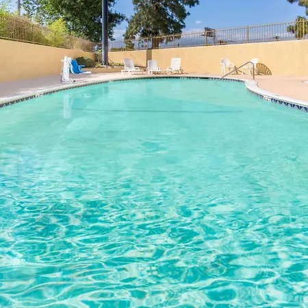Ramada By Wyndham Ontario Airport & Convention Center-2