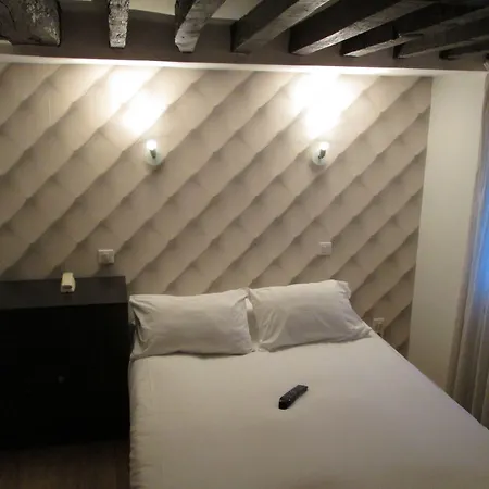 Hotel Hauteville Opera-3
