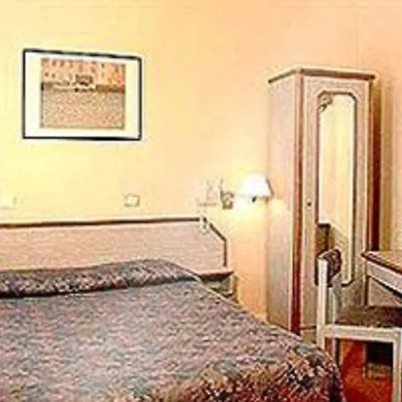 Hotel William'S Opera-2