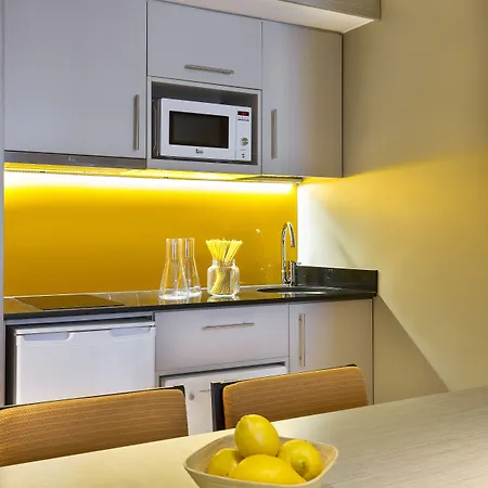 Citadines Ramblas Barcelona-3