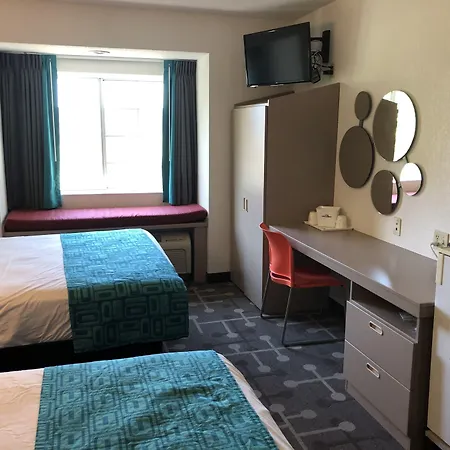 Red Lion Inn & Suites Elk Grove Village-3