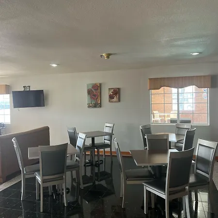 Longhorn Inn & Suites-2