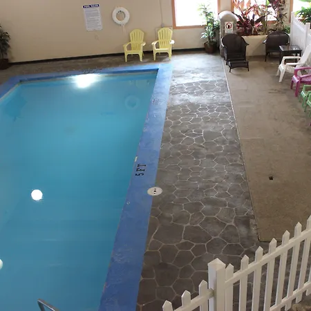 Knights Inn And Suites - Grand Forks-3