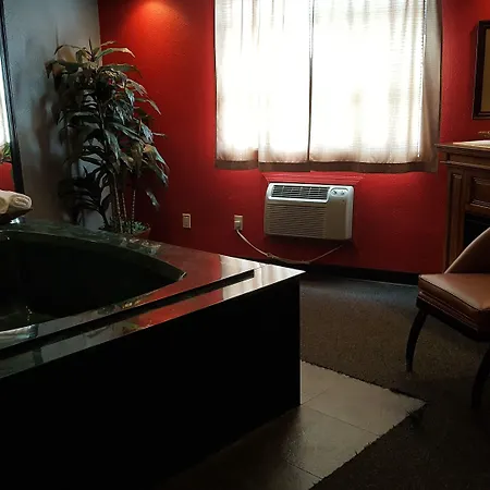 Knights Inn And Suites - Grand Forks-2