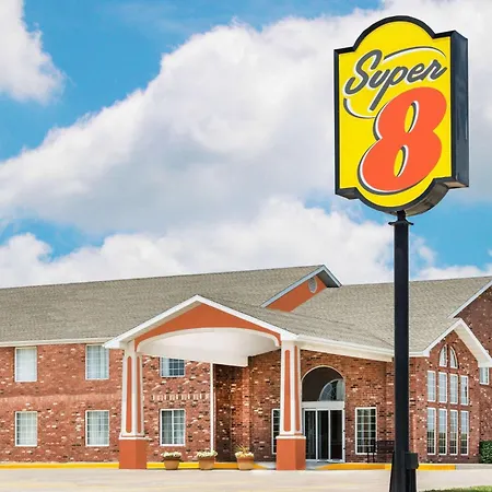Super 8 By Wyndham Bolivar-2