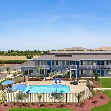 Super 8 By Wyndham Lindsay Olive Tree-2