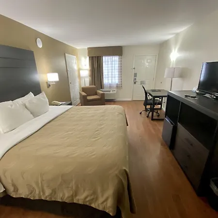 Quality Inn Branson - Hwy 76 Central-2