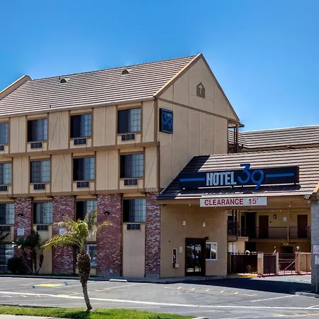 The Hotel 39-3