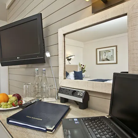 Cobo Bay Hotel-2