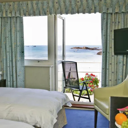Cobo Bay Hotel-3